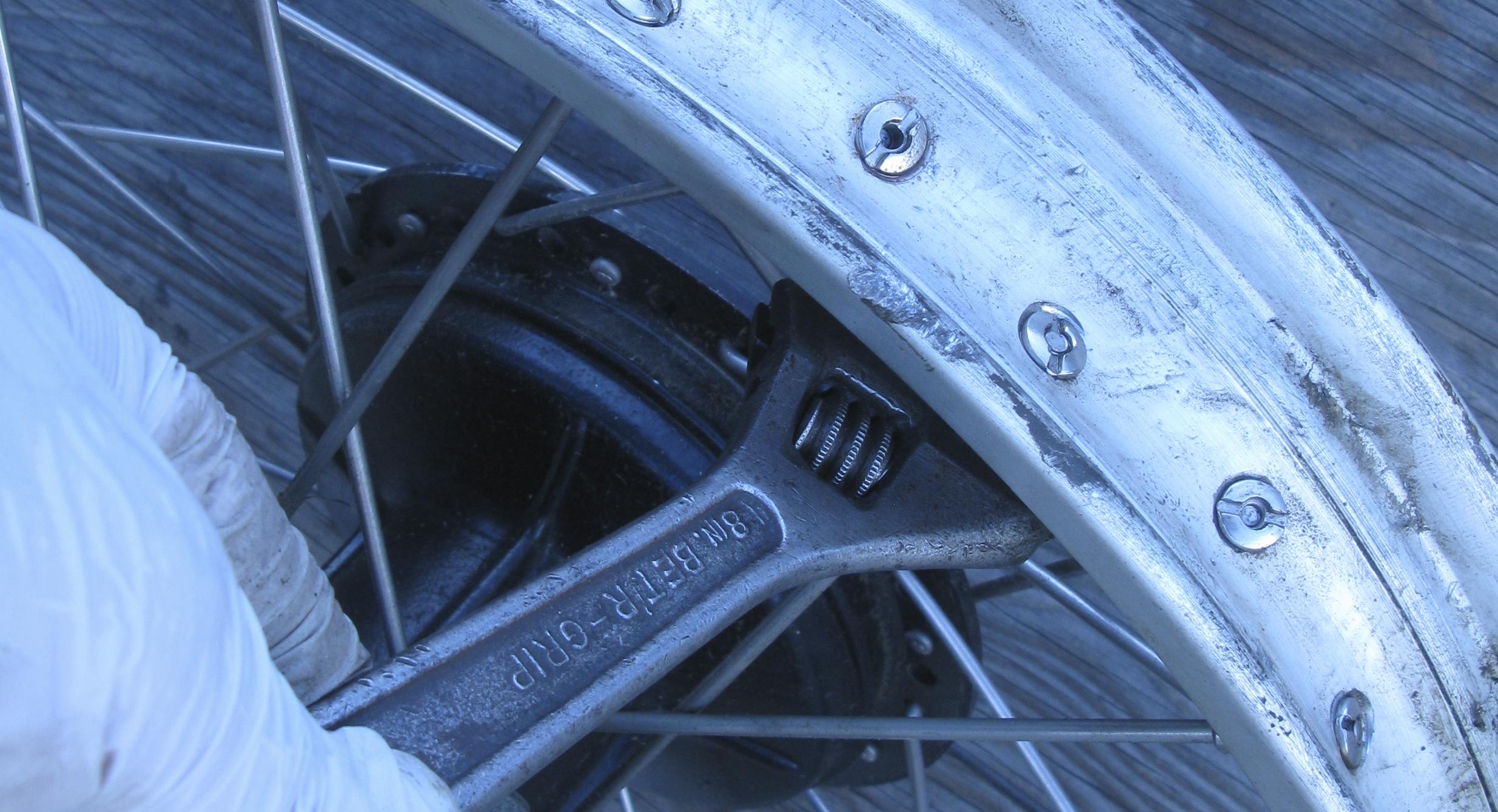 kdx175_front_wheel_04.jpg