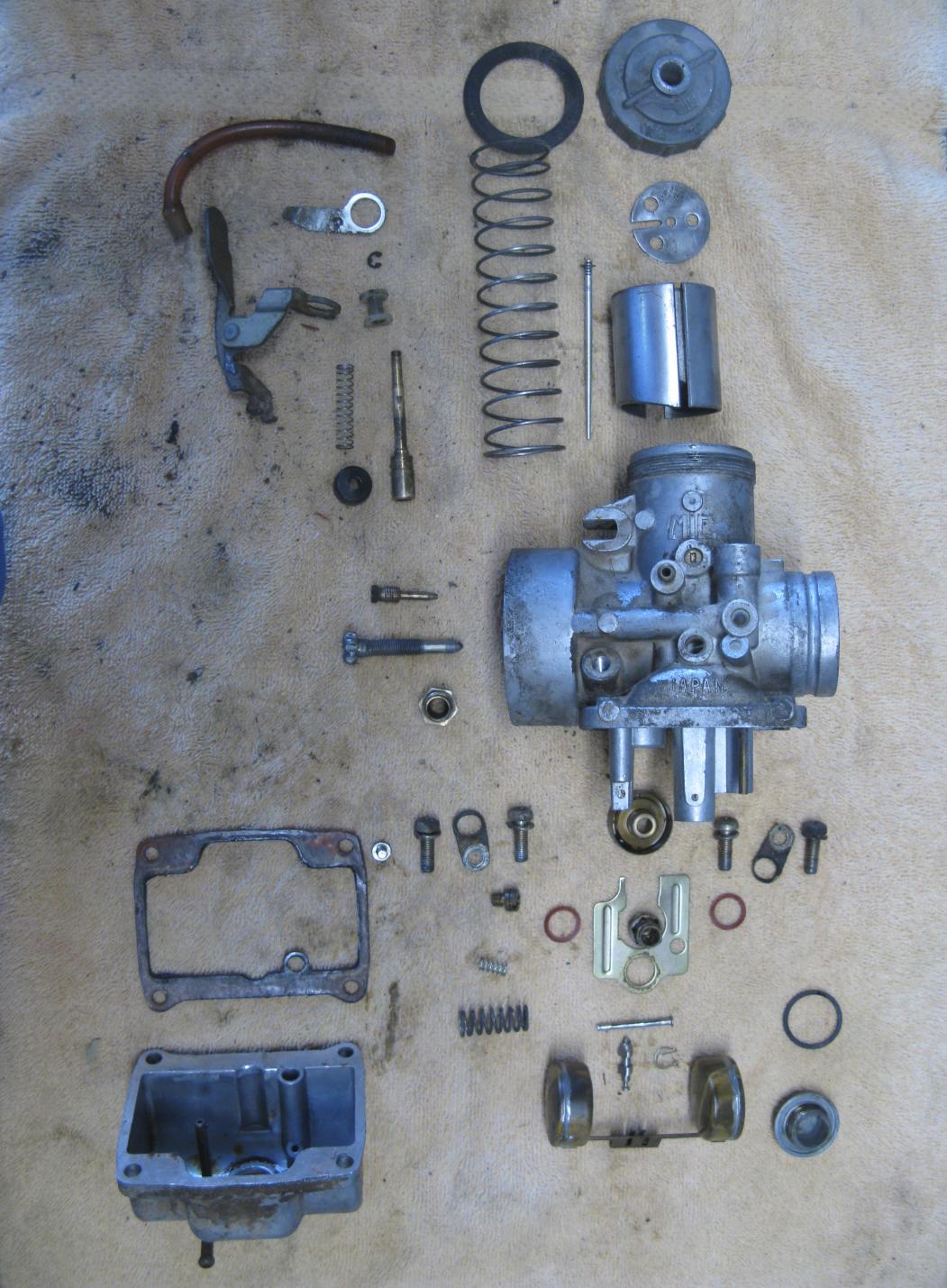 kdx175_02_carb.jpg