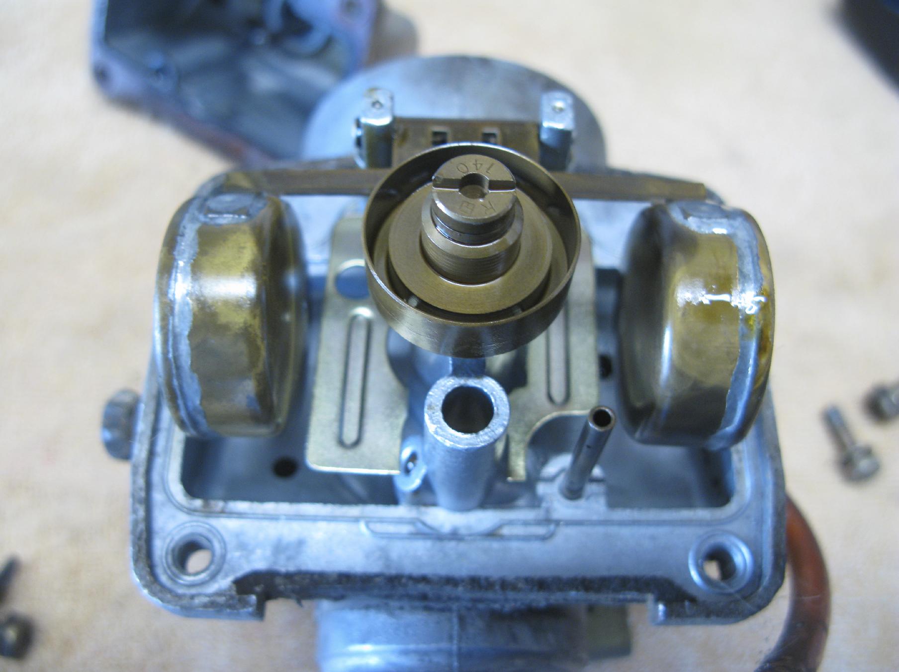 kdx175_01_carb.jpg