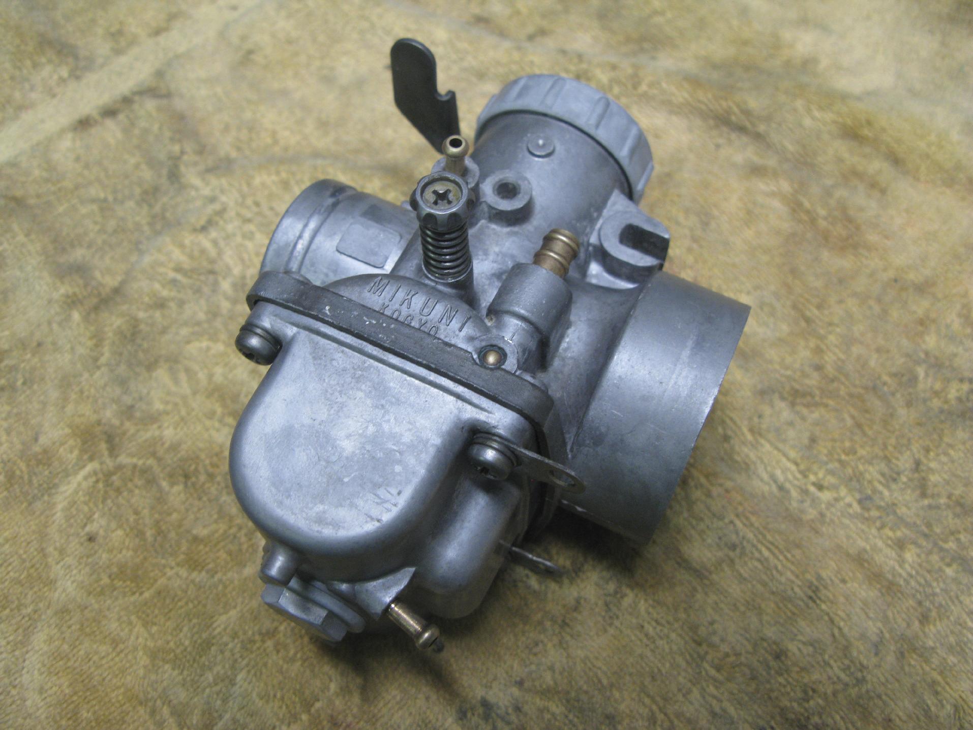 kdx175_03_carb_fini.jpg