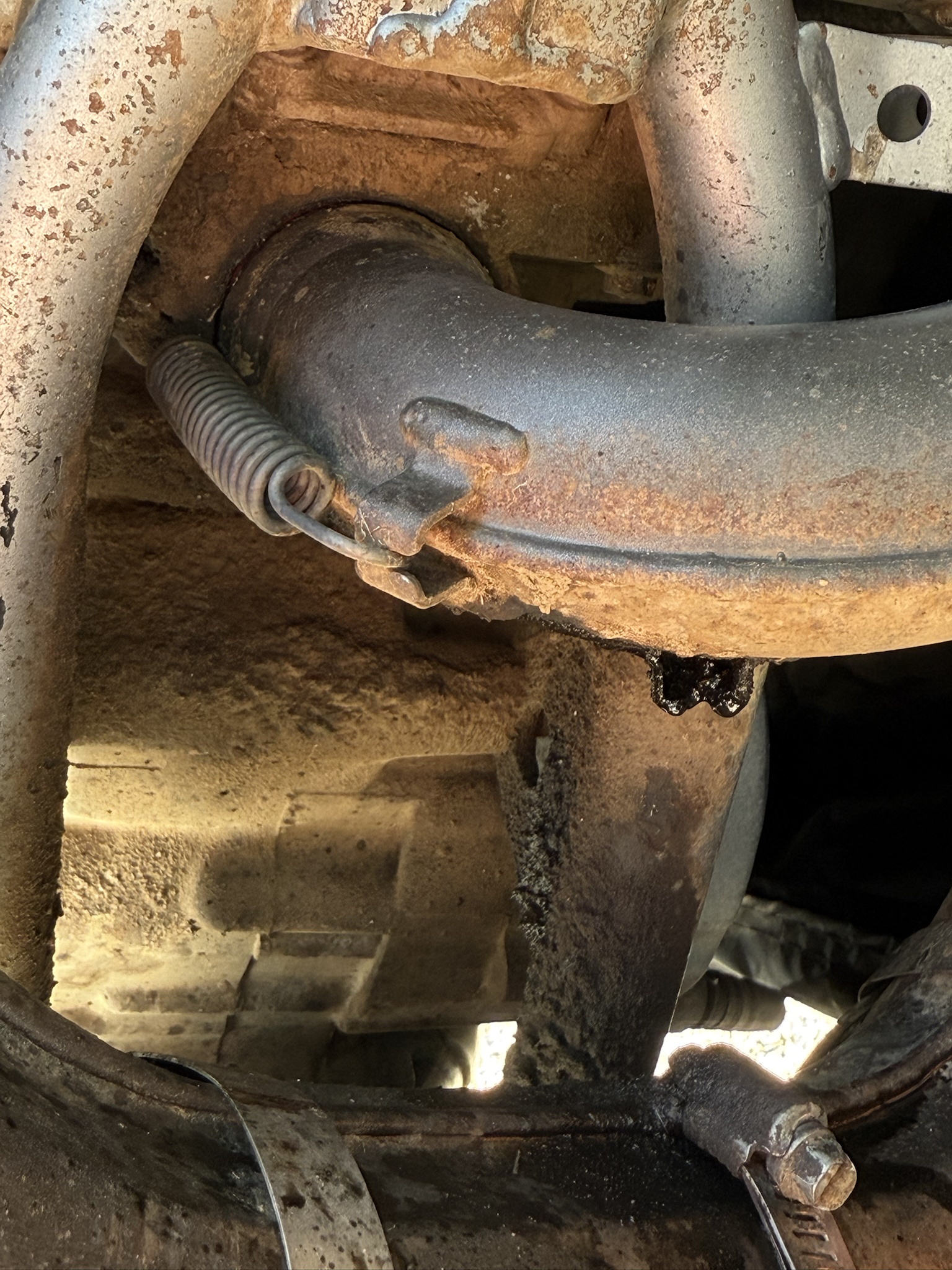 pipe KDX leaking 04-23-2025.jpeg